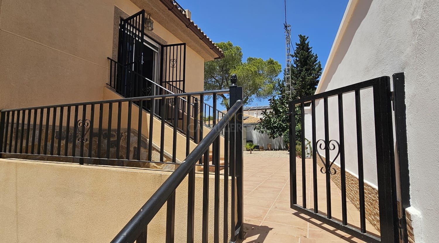 5 bedroom Villa for sale in Pinar de Campoverde with garage - € 725,000 (Ref: 9499303)