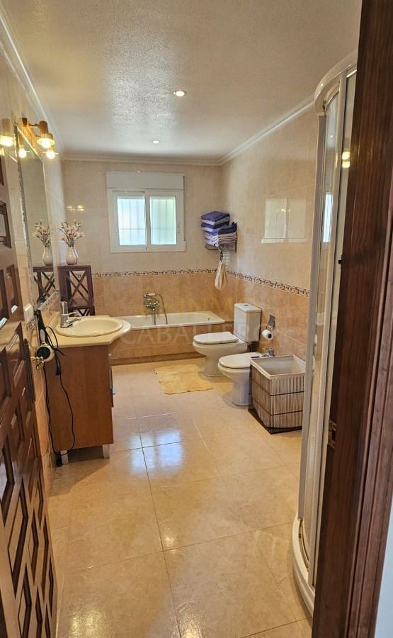 5 bedroom Villa for sale in Pinar de Campoverde with garage - € 725,000 (Ref: 9499303)