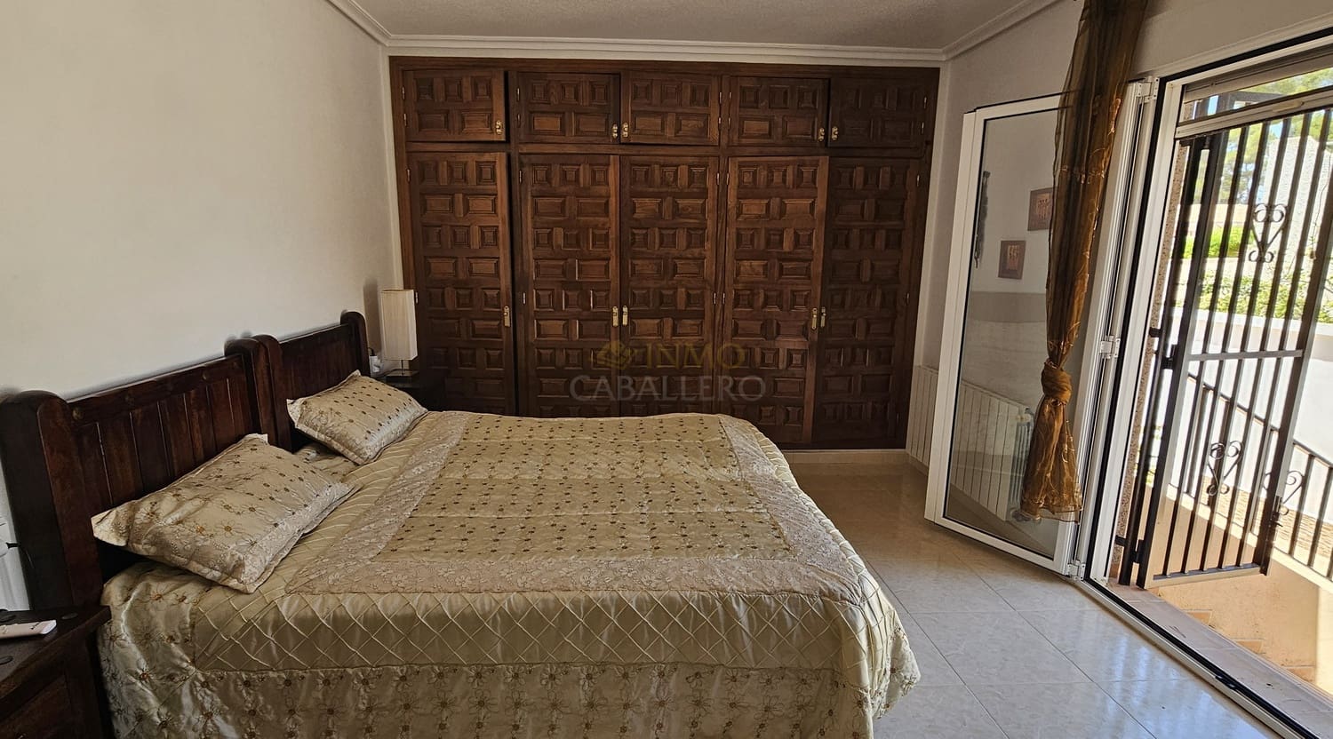 5 bedroom Villa for sale in Pinar de Campoverde with garage - € 725,000 (Ref: 9499303)