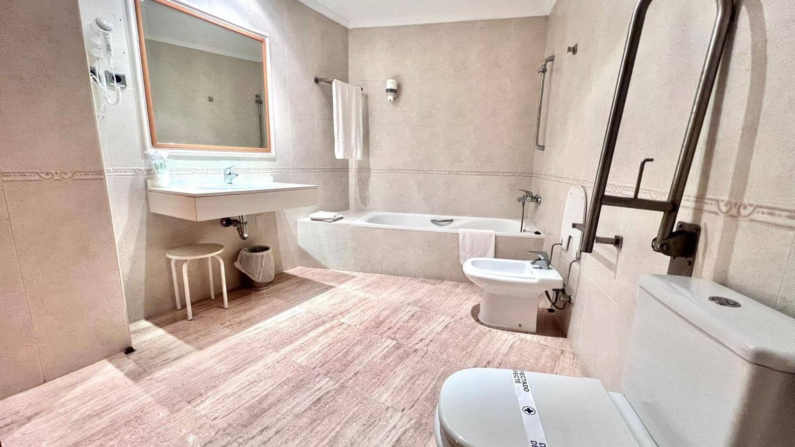 33 soveværelse Erhverv til salg i Los Montesinos - € 3.000.000 (Ref: 9499307)