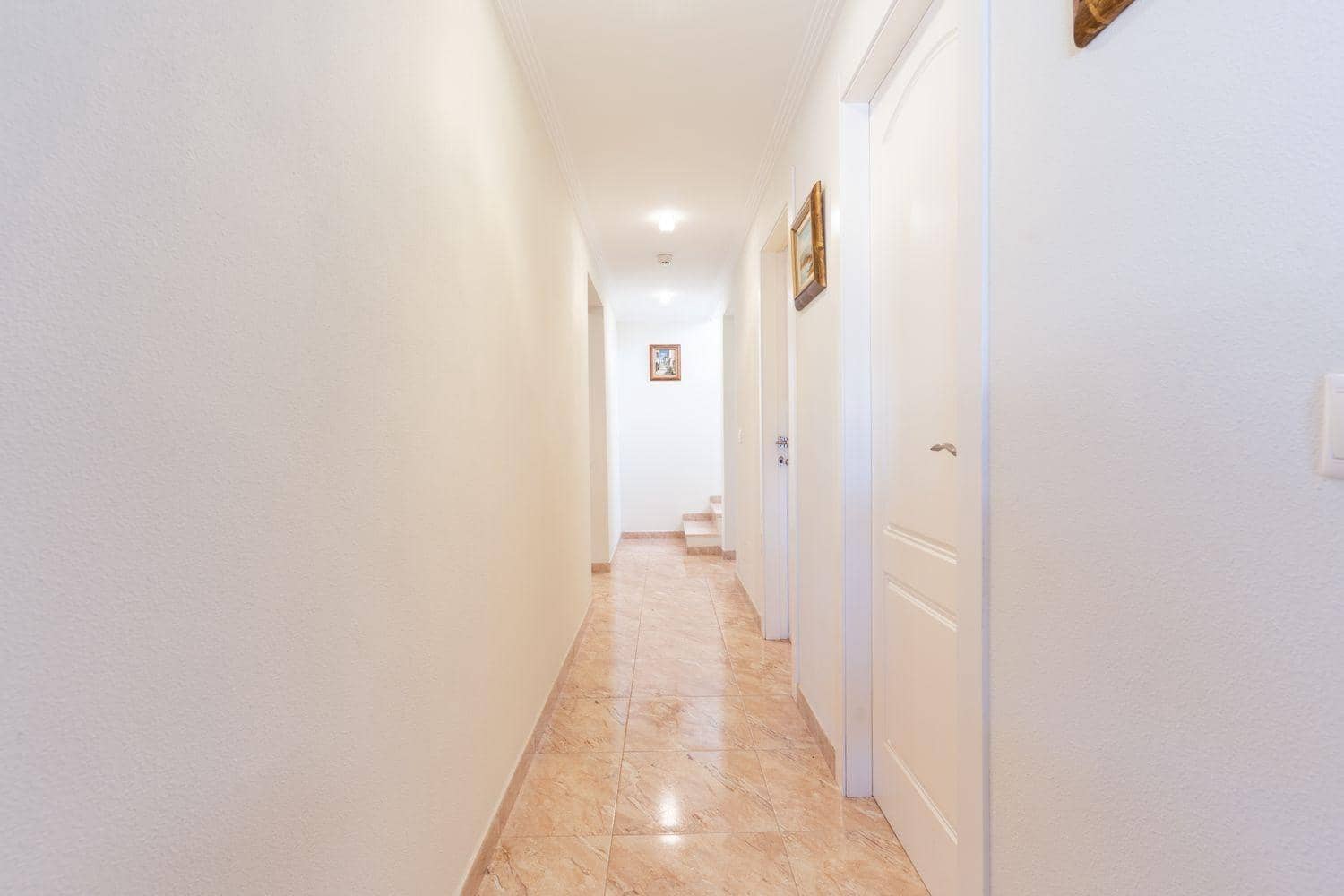 7 sypialnia Willa na sprzedaż w Torrevieja z basenem - 930 000 € (Ref: 9499311)