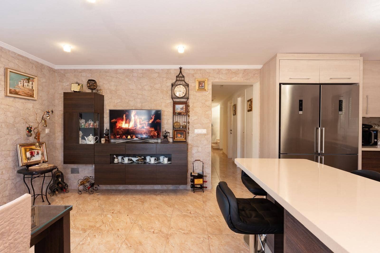 7 sypialnia Willa na sprzedaż w Torrevieja z basenem - 930 000 € (Ref: 9499311)