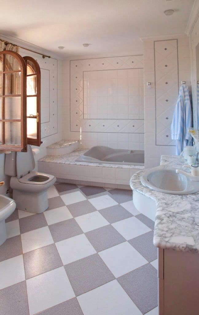 5 bedroom Villa for sale in Orihuela Costa with pool garage - € 3,200,000 (Ref: 9499322)