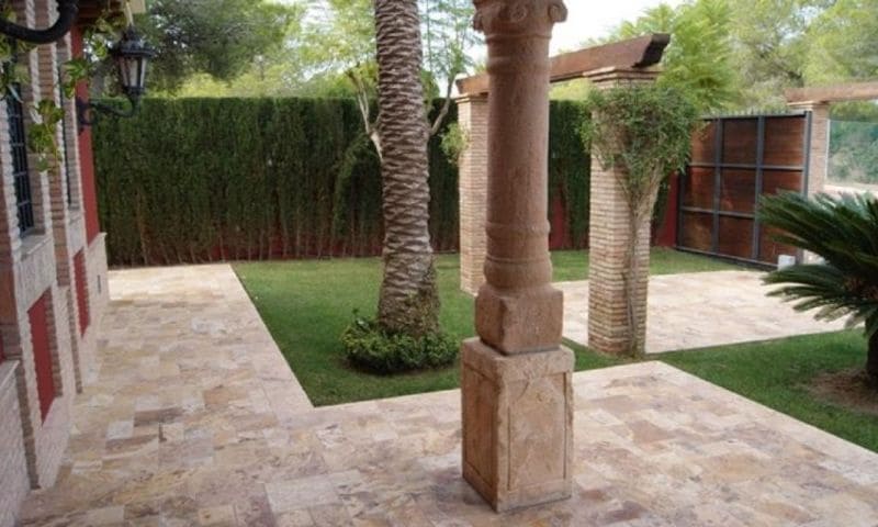 6 bedroom Villa for sale in Campoamor with pool garage - € 1,650,000 (Ref: 9499323)