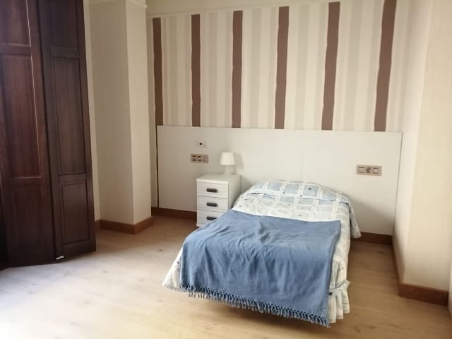 4 bedroom Villa for sale in Orihuela with pool garage - € 1,125,500 (Ref: 9499329)