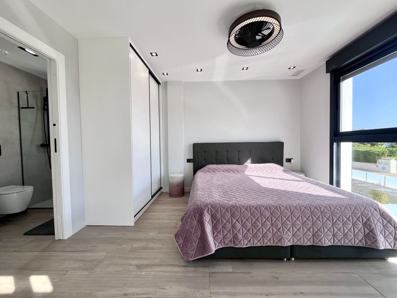 4 bedroom Villa for sale in Playa Flamenca - € 794,950 (Ref: 9499334)