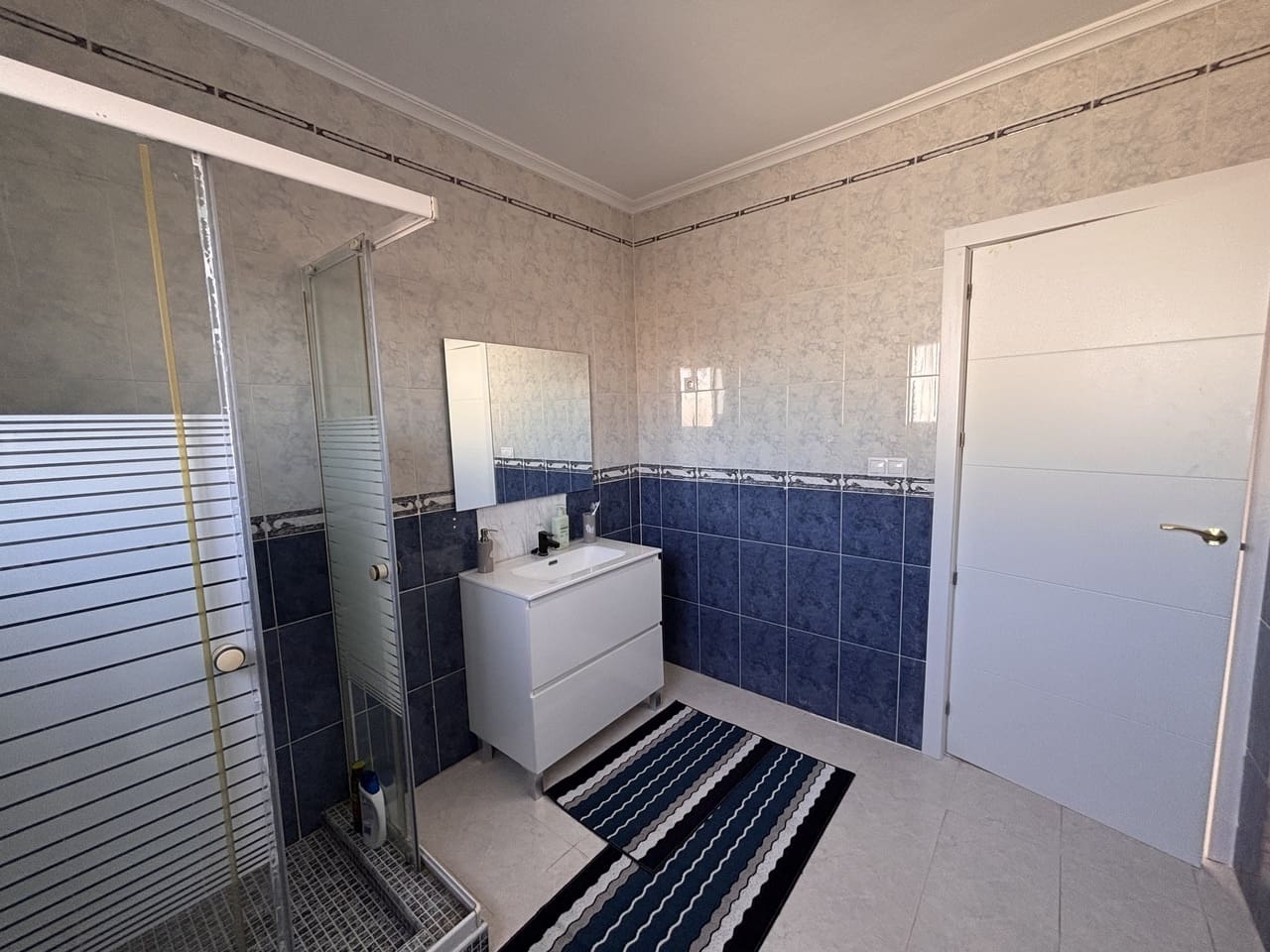 5 bedroom Villa for sale in Benijofar with garage - € 650,000 (Ref: 9499335)