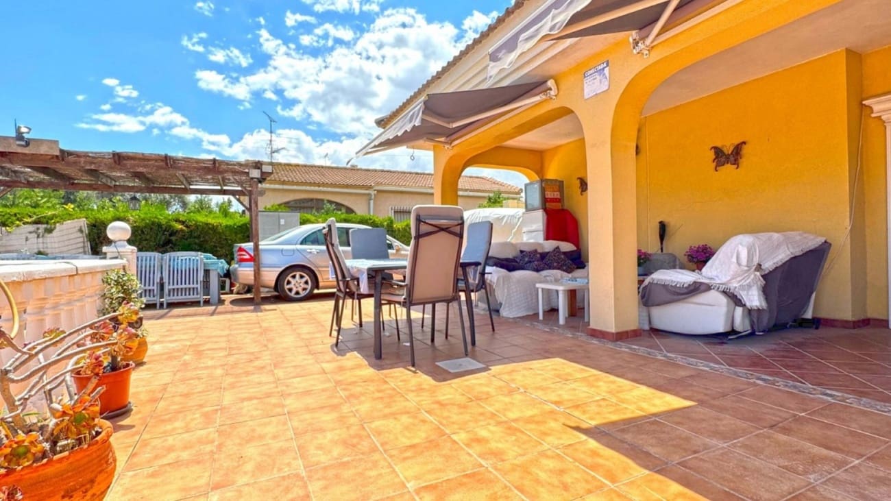 6 soveværelse Villa til salg i Torrevieja - € 617.000 (Ref: 9499338)
