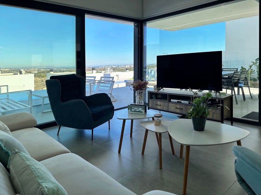 3 bedroom Villa for sale in Rojales with pool garage - € 620,000 (Ref: 9499349)