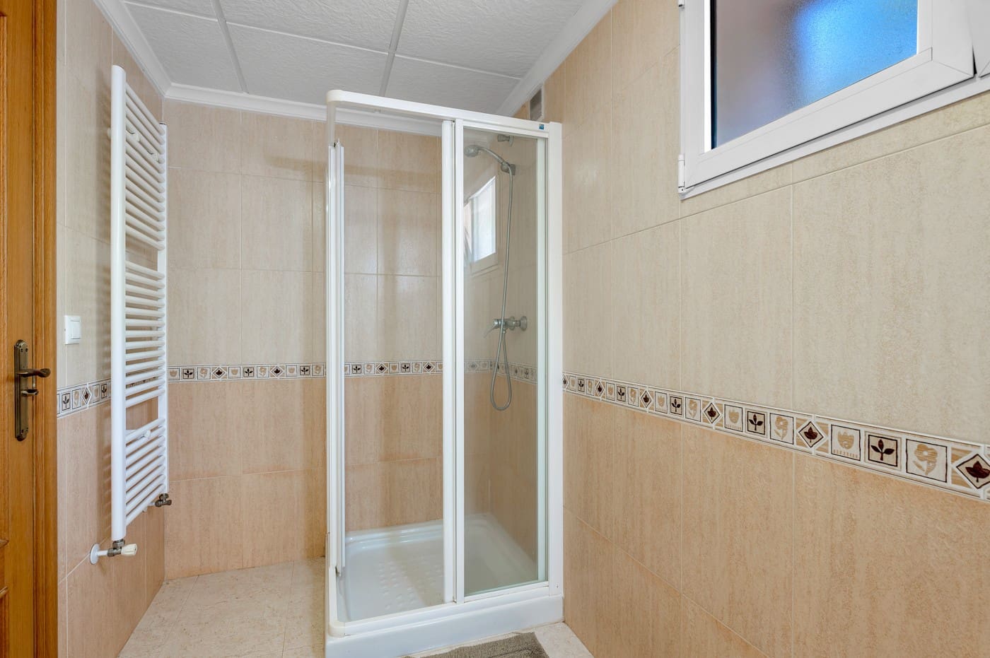 5 bedroom Villa for sale in Almoradi with pool garage - € 699,990 (Ref: 9499371)