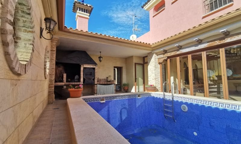 4 bedroom Villa for sale in Orihuela with pool garage - € 1,450,000 (Ref: 9499372)