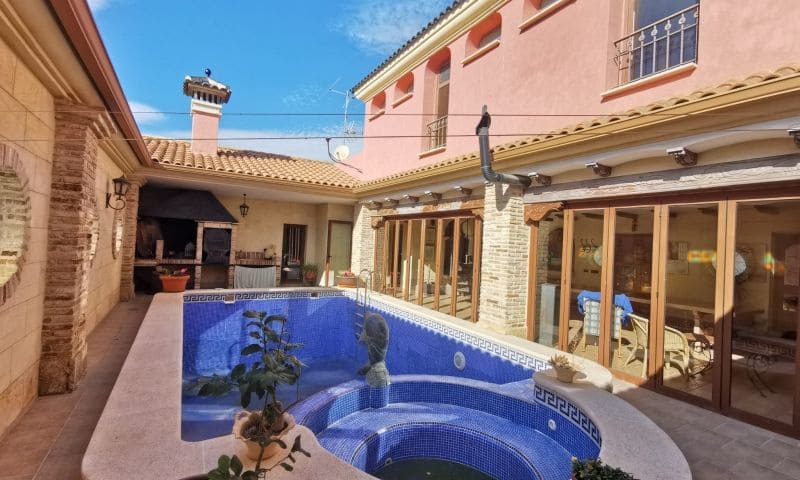 4 bedroom Villa for sale in Orihuela with pool garage - € 1,450,000 (Ref: 9499372)
