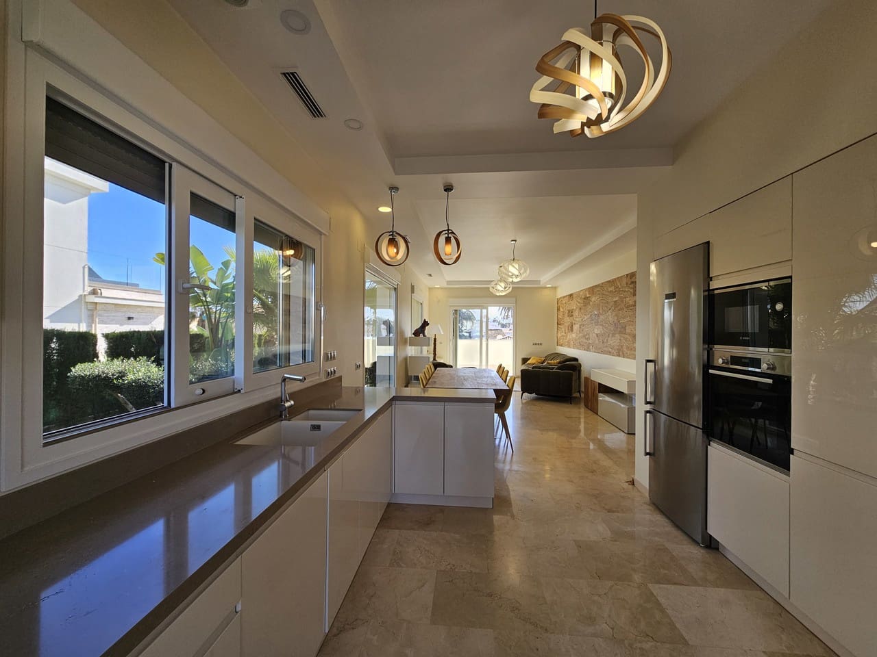 5 bedroom Villa for sale in La Zenia with garage - € 1,500,000 (Ref: 9499376)