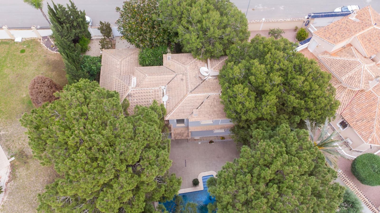 5 soveværelse Villa til salg i Ciudad Quesada med swimmingpool - € 649.000 (Ref: 9499381)