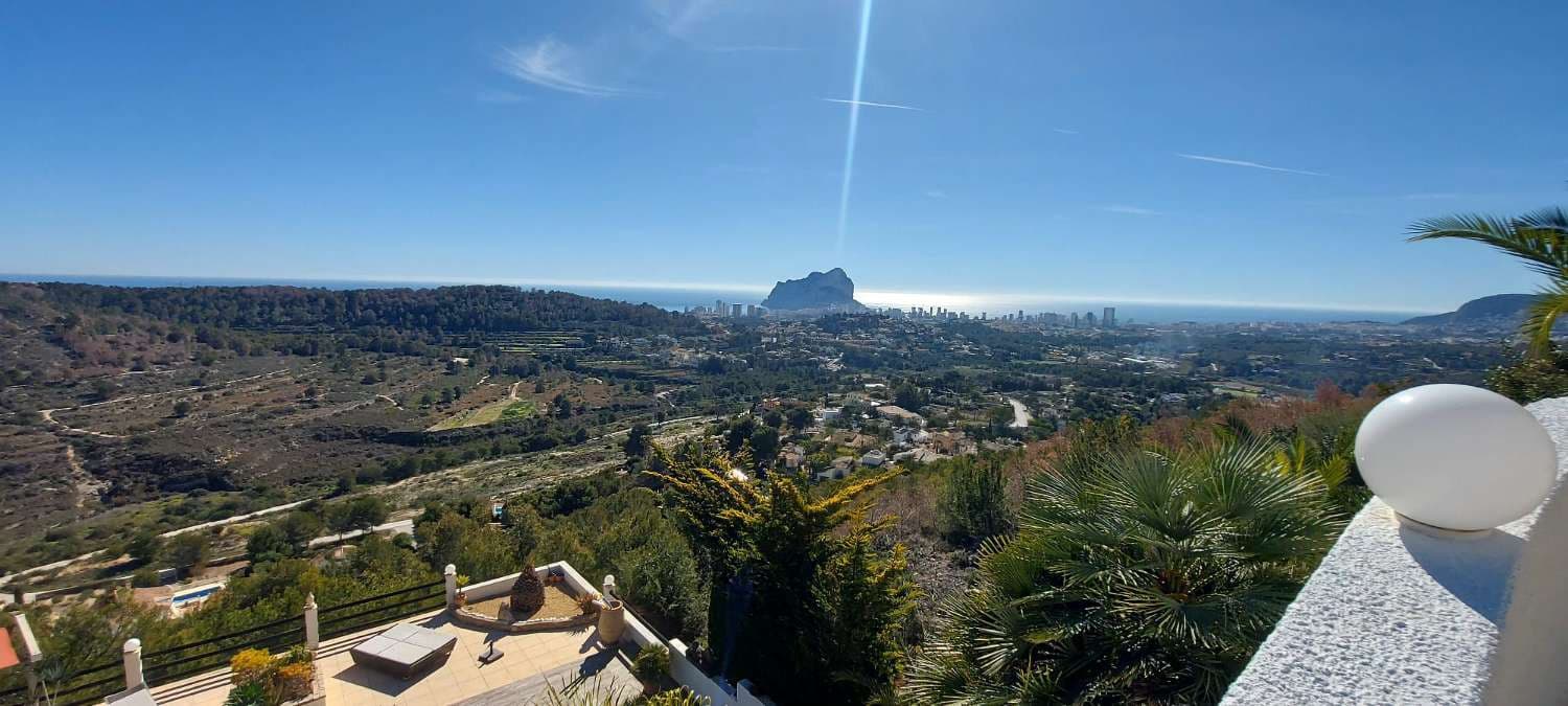 3 bedroom Villa for sale in Calpe / Calp - € 1,050,000 (Ref: 9499382)