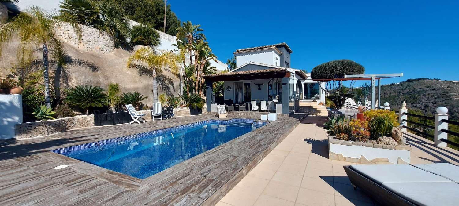 3 bedroom Villa for sale in Calpe / Calp - € 1,050,000 (Ref: 9499382)