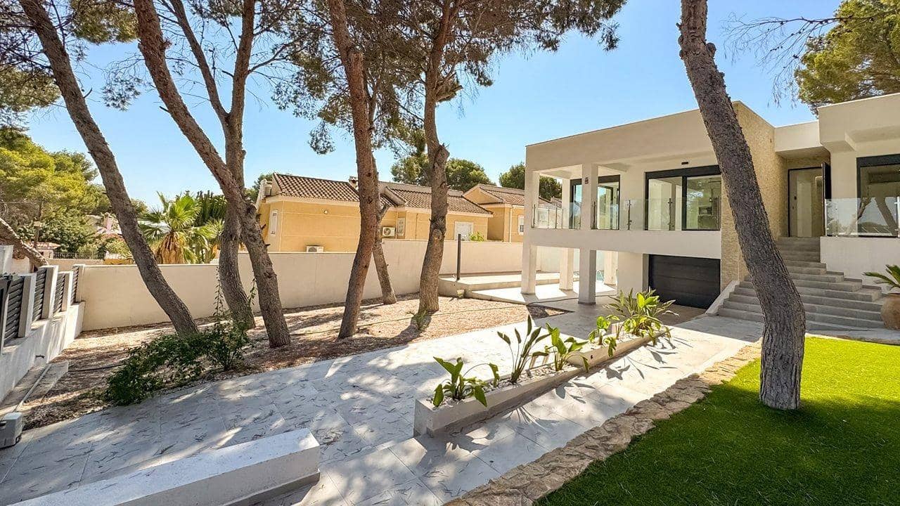 4 camera da letto Villa in vendita in Torrevieja con piscina garage - 995.000 € (Rif: 9499393)