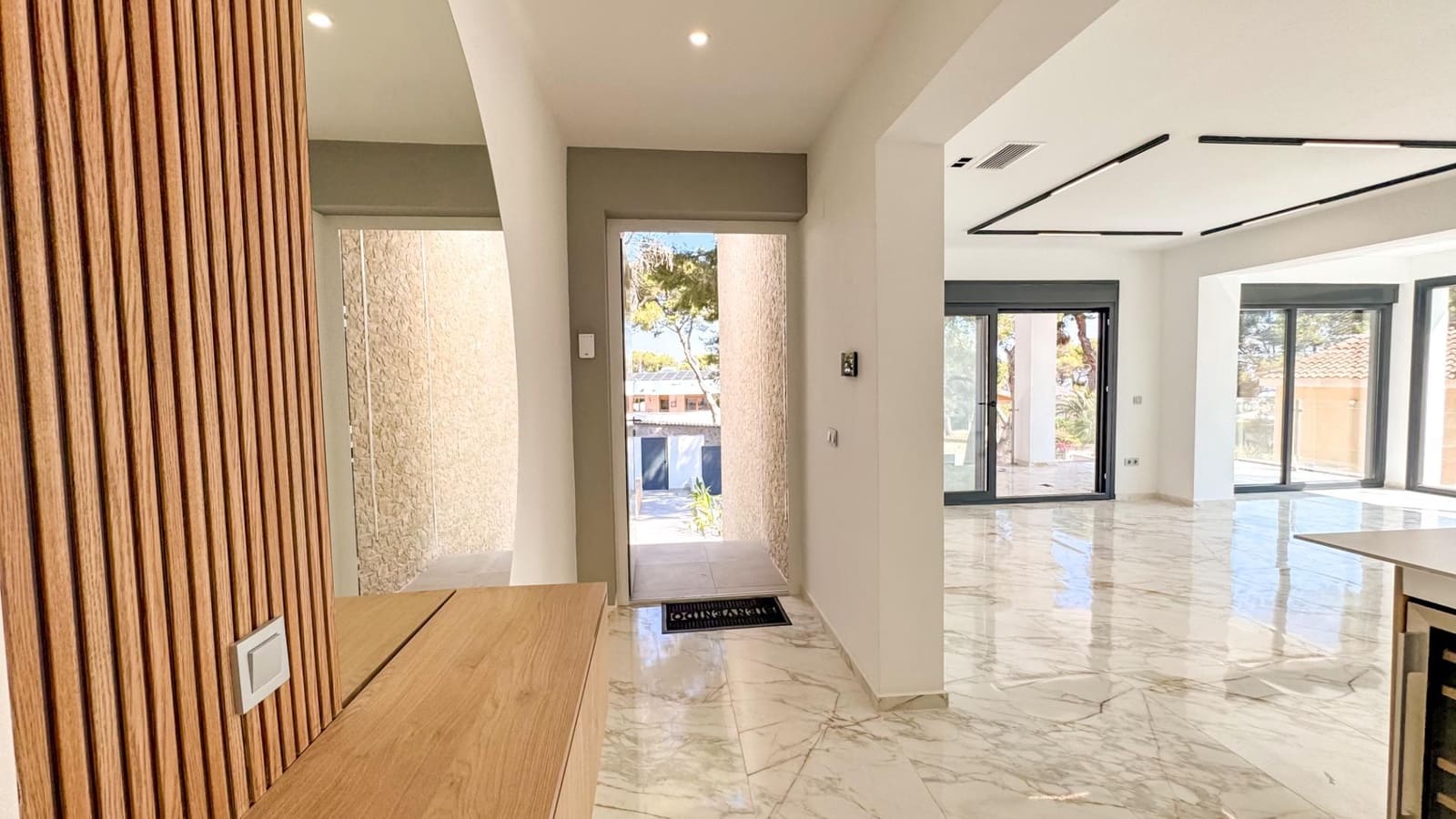 4 camera da letto Villa in vendita in Torrevieja con piscina garage - 995.000 € (Rif: 9499393)