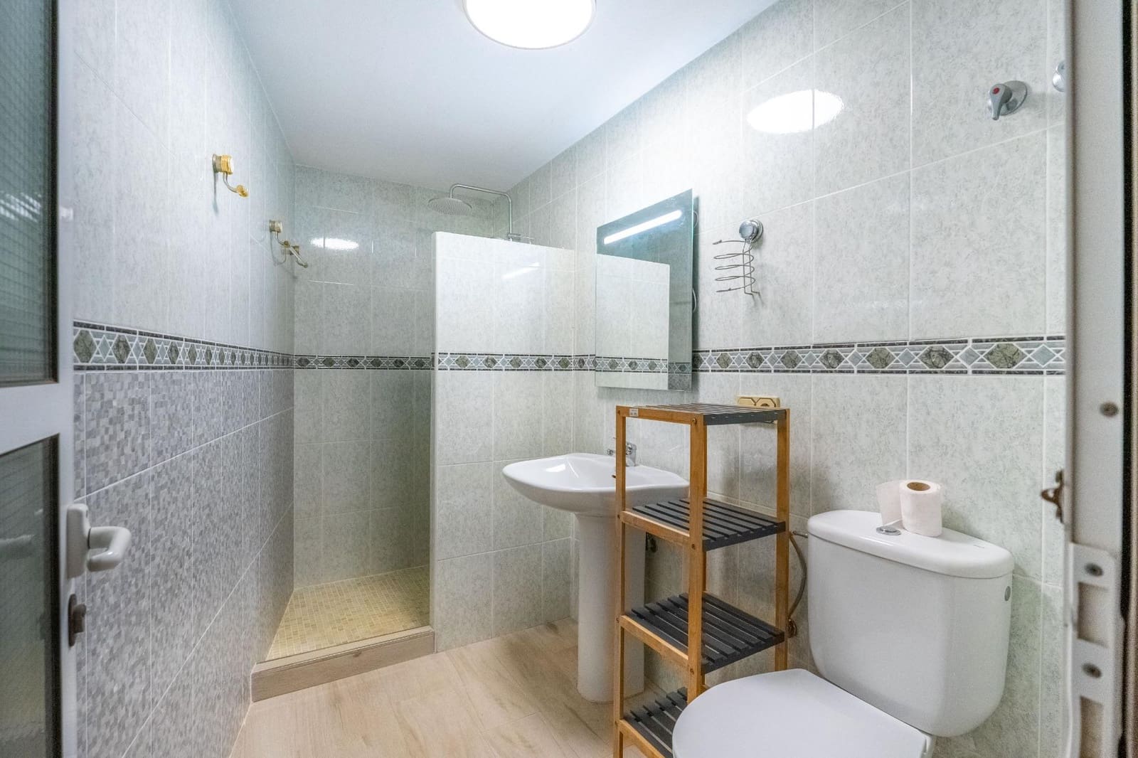 6 bedroom Villa for sale in Torrevieja with pool - € 645,000 (Ref: 9499399)