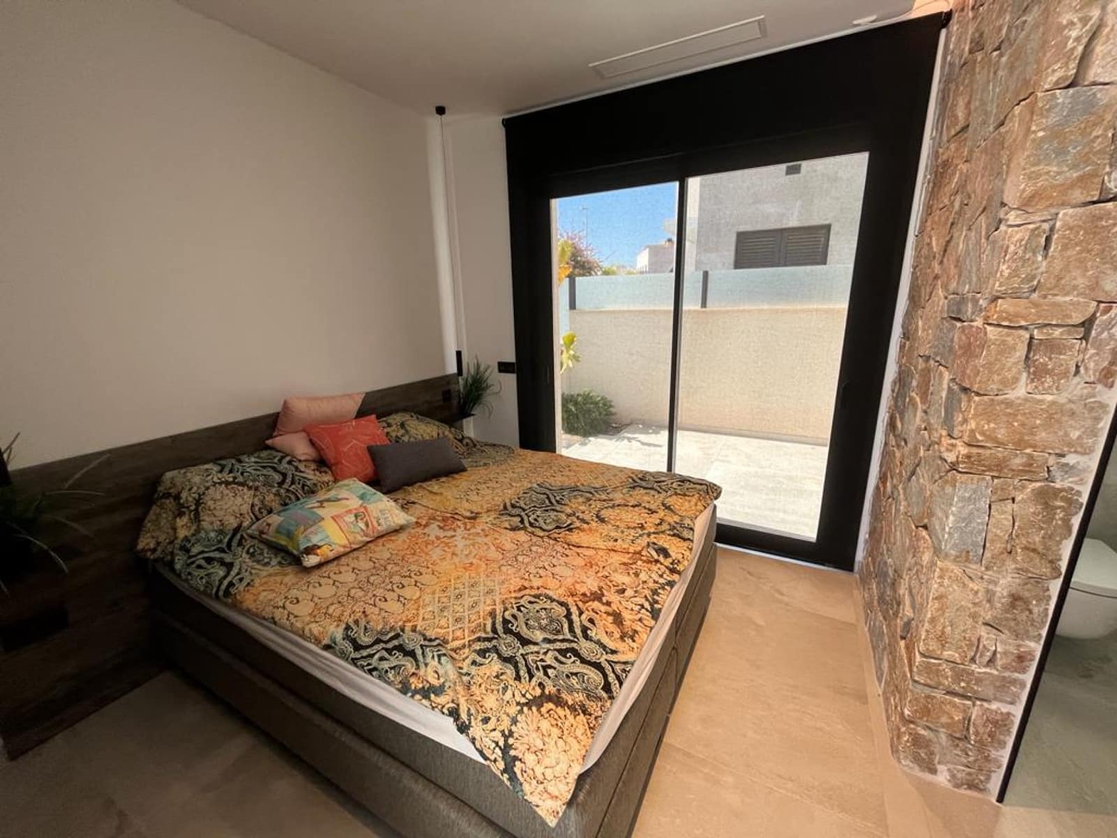 5 bedroom Villa for sale in Rojales with pool garage - € 950,000 (Ref: 9499402)