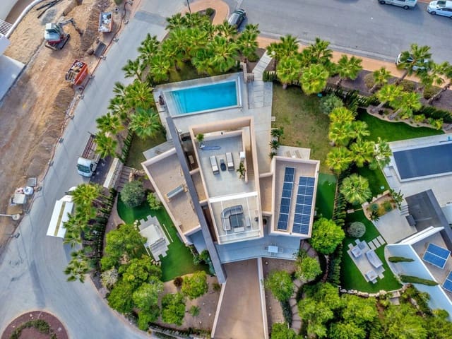 3 chambre Villa/Maison à vendre à Las Colinas Golf, Orihuela avec piscine garage - 1 195 000 € (Ref: 9499408)