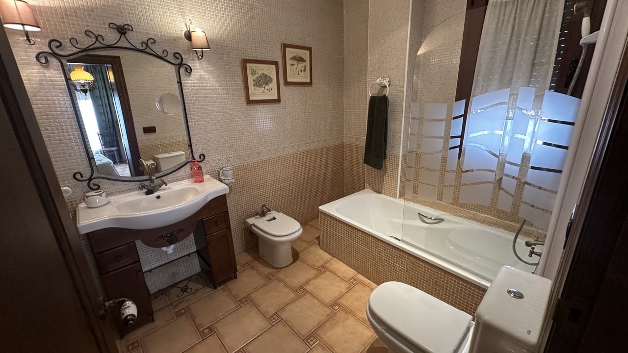 4 bedroom Villa for sale in San Miguel de Salinas with garage - € 990,000 (Ref: 9499413)