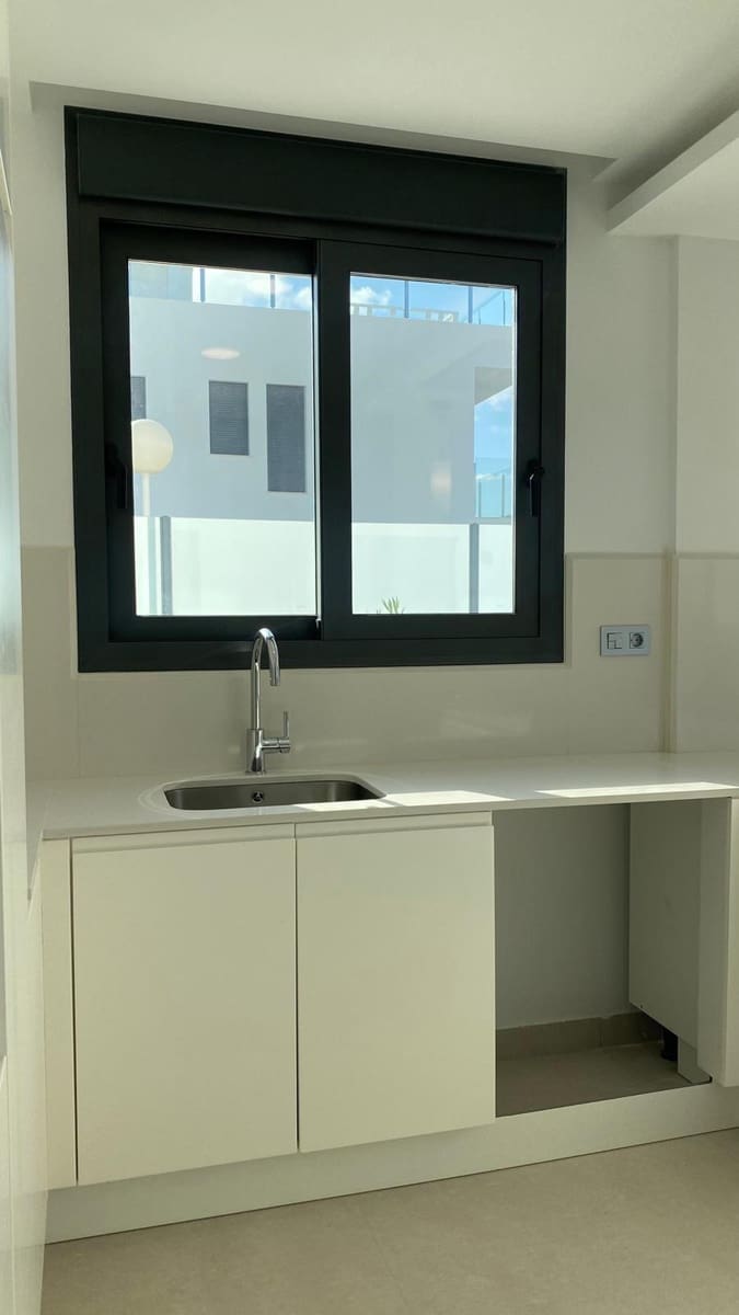 Chalet de 3 habitaciones en Torrevieja en venta - 650.000 € (Ref: 9499414)