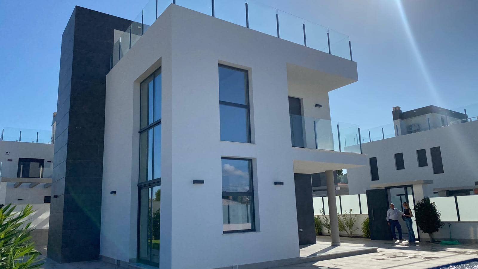 Chalet de 3 habitaciones en Torrevieja en venta - 650.000 € (Ref: 9499414)