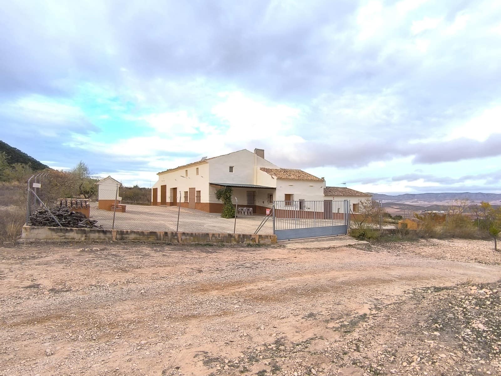 5 bedroom Finca/Country House for sale in Yecla with garage - € 2,400,000 (Ref: 9499420)