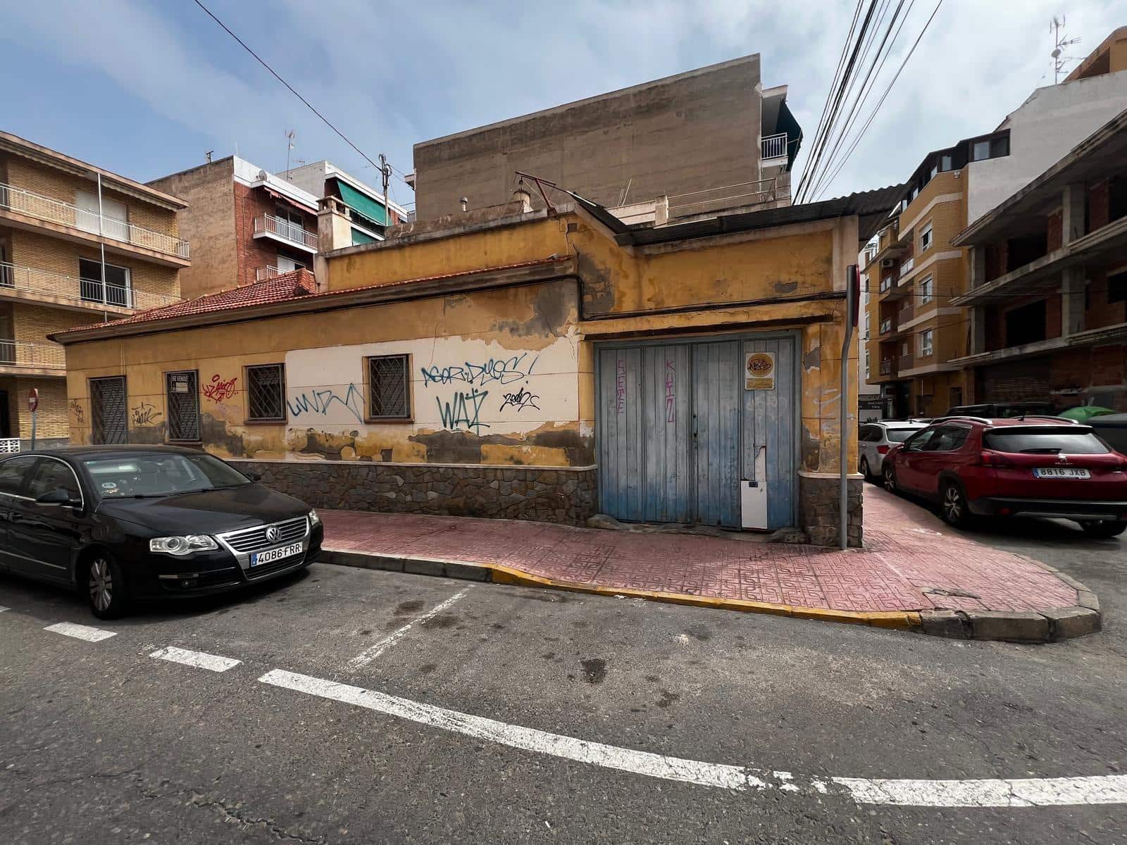 Tontti myytävänä paikassa Torrevieja - 890 000 € (Ref: 9499487)