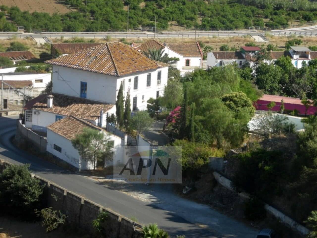 11 bedroom Villa for sale in Alora with pool - € 650,000 (Ref: 9504317)