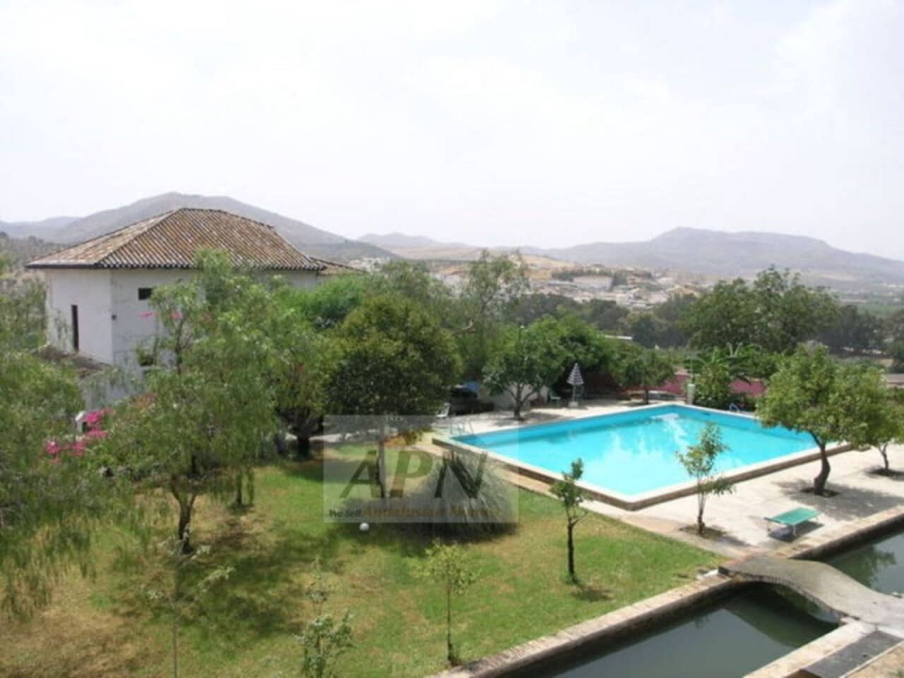 11 bedroom Villa for sale in Alora with pool - € 650,000 (Ref: 9504317)