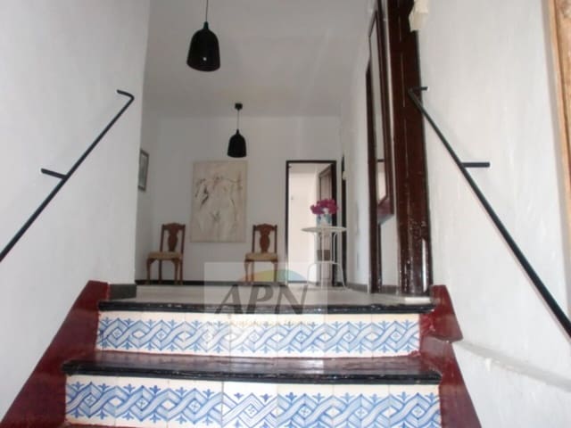 11 bedroom Villa for sale in Alora with pool - € 650,000 (Ref: 9504317)