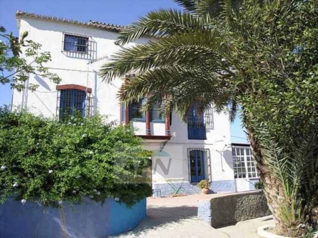 11 bedroom Villa for sale in Alora with pool - € 650,000 (Ref: 9504317)