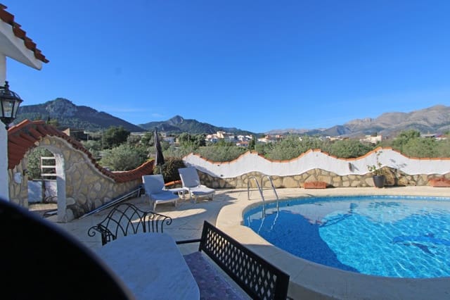 4 sovrum Villa till salu i Orba med pool garage - 535 000 € (Ref: 9509395)