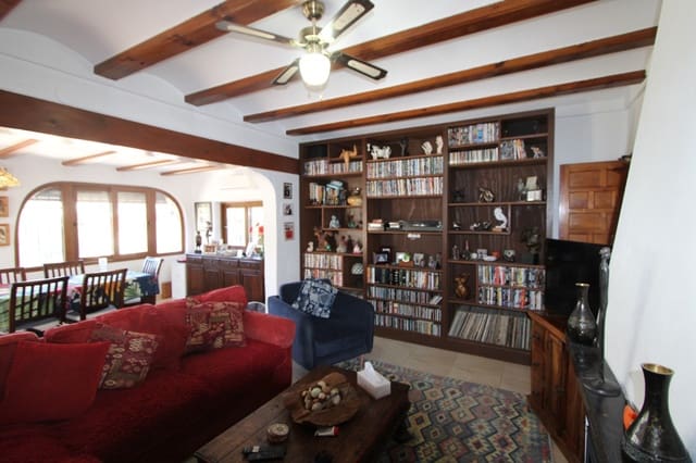 4 sovrum Villa till salu i Orba med pool garage - 535 000 € (Ref: 9509395)