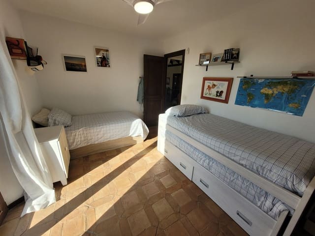 4 sovrum Villa till salu i Nueva Atalaya, Estepona med pool - 1 695 000 € (Ref: 9512068)