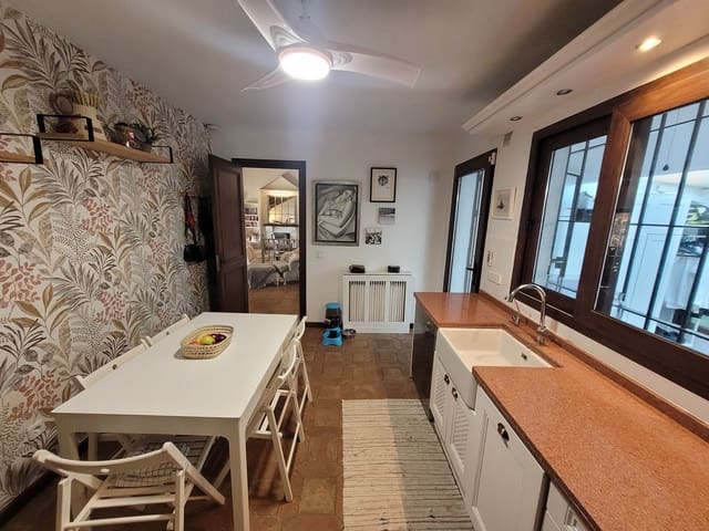 4 sovrum Villa till salu i Nueva Atalaya, Estepona med pool - 1 695 000 € (Ref: 9512068)