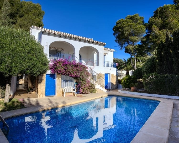 4 soveværelse Villa til salg i Moraira med swimmingpool - € 599.000 (Ref: 9516533)