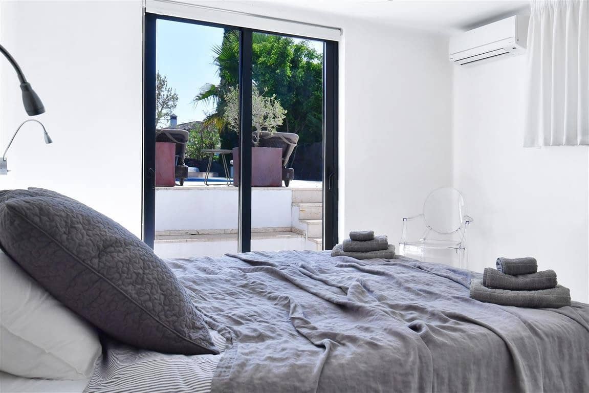 5 soverom Villa til salgs i Nueva Andalucia med svømmebasseng - € 1 850 000 (Ref: 9517917)