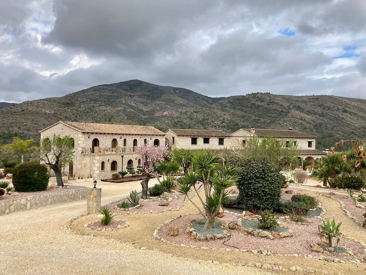 16 soveværelse Erhverv til salg i Lliber - € 4.000.000 (Ref: 9521063)