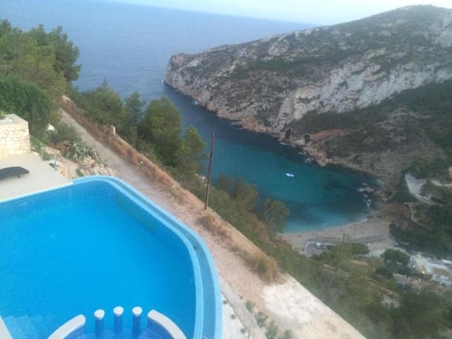 Villa for sale in La Granadella  - Costa Nova, Javea / Xàbia - € 2,750,000 (Ref: 9536797)