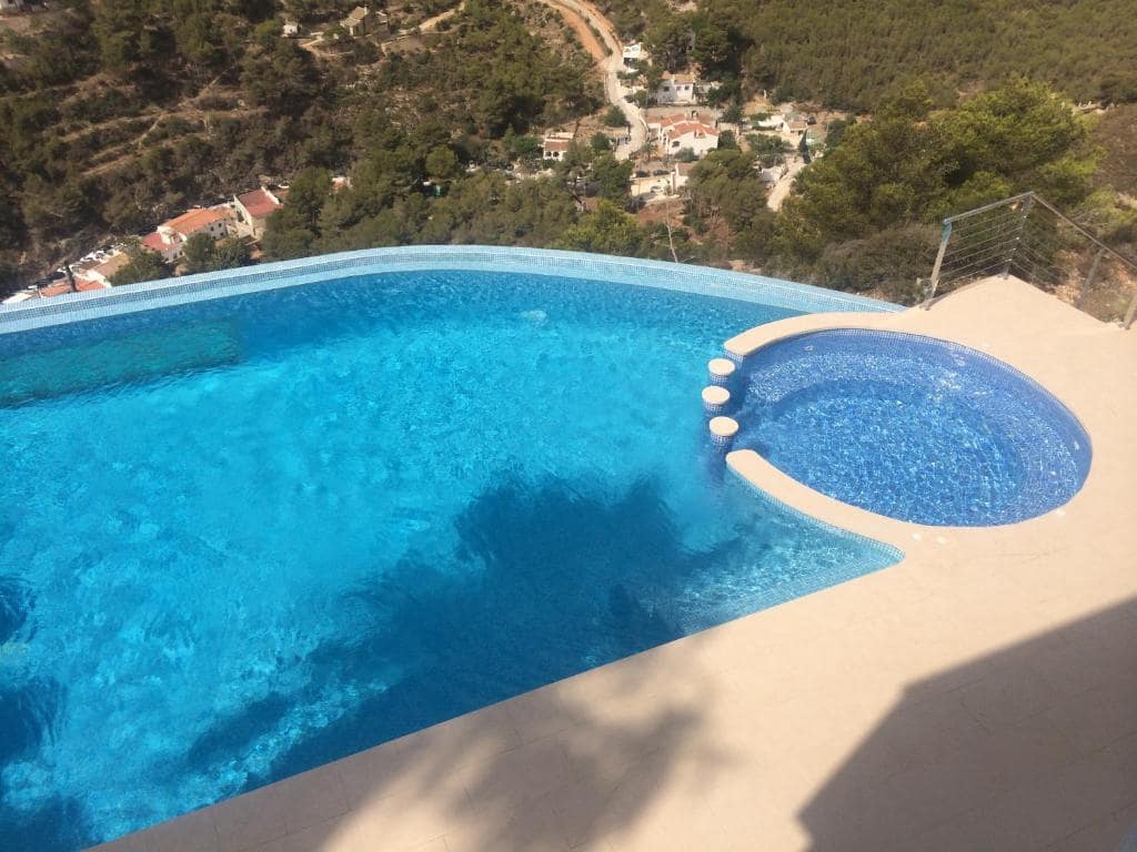 Villa for sale in Javea / Xabia - € 2,750,000 (Ref: 9536797)