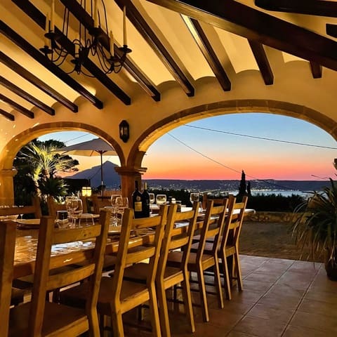 7 bedroom Villa for sale in La Granadella  - Costa Nova, Javea / Xàbia with pool - € 1,600,000 (Ref: 9536798)