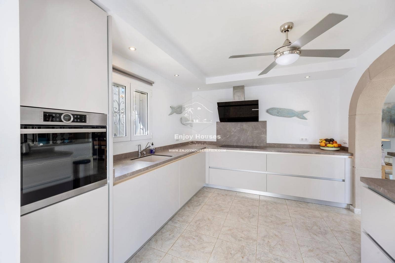 5 quarto Moradia para venda em Benissa com piscina - 795 000 € (Ref: 9536799)