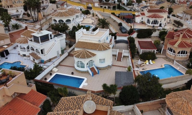 Chalet de 5 habitaciones en Rojales en venta con piscina - 550.000 € (Ref: 9542349)