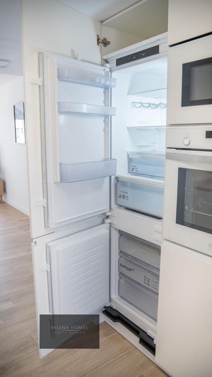 2 slaapkamer Appartement te koop in Torrevieja met zwembad garage - € 559.000 (Ref: 9542350)