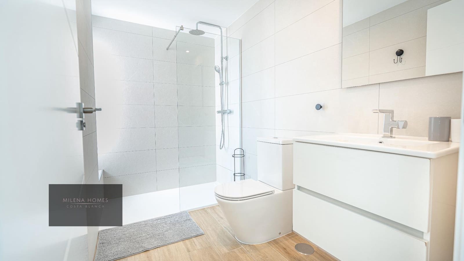 2 slaapkamer Appartement te koop in Torrevieja met zwembad garage - € 559.000 (Ref: 9542350)