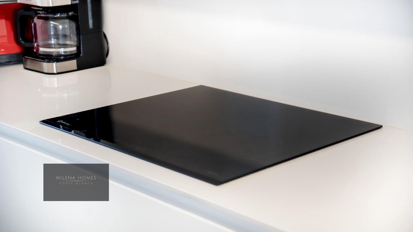 2 slaapkamer Appartement te koop in Torrevieja met zwembad garage - € 559.000 (Ref: 9542350)