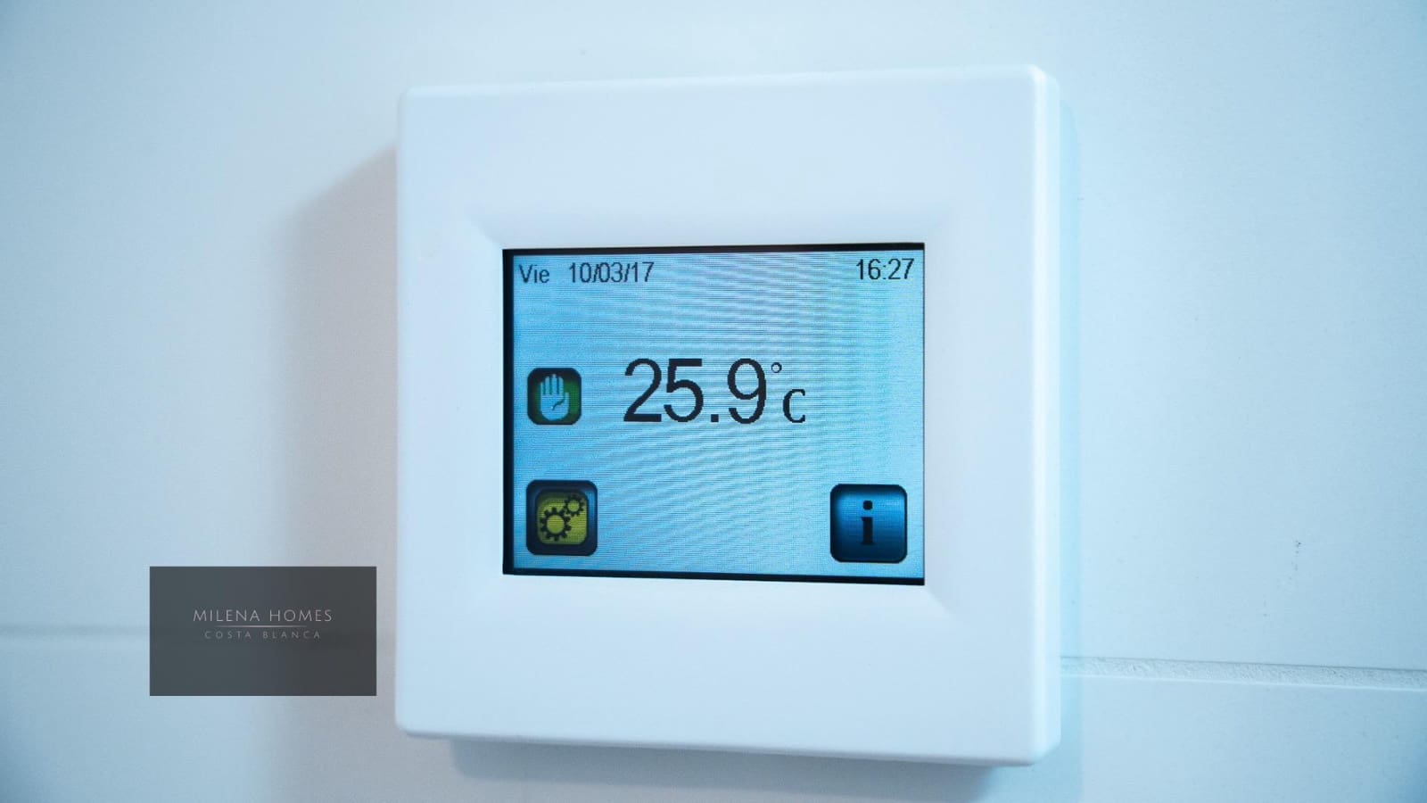 2 slaapkamer Appartement te koop in Torrevieja met zwembad garage - € 559.000 (Ref: 9542350)